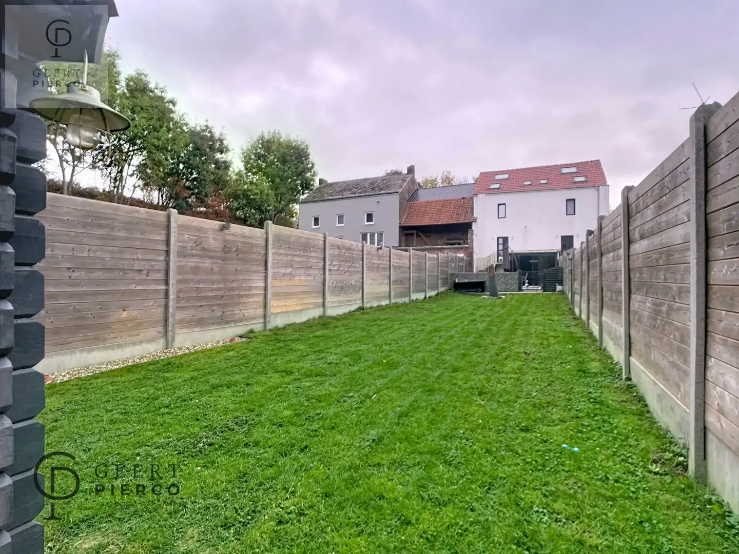 Gerenoveerde woning met leuke tuin. foto 30