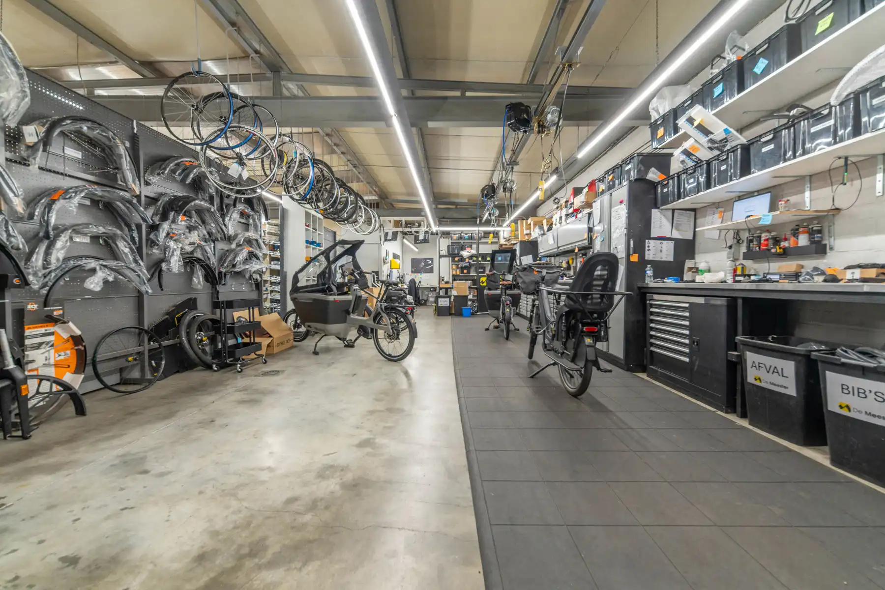 Centraal gelegen handelswoonst te Niel. foto 6