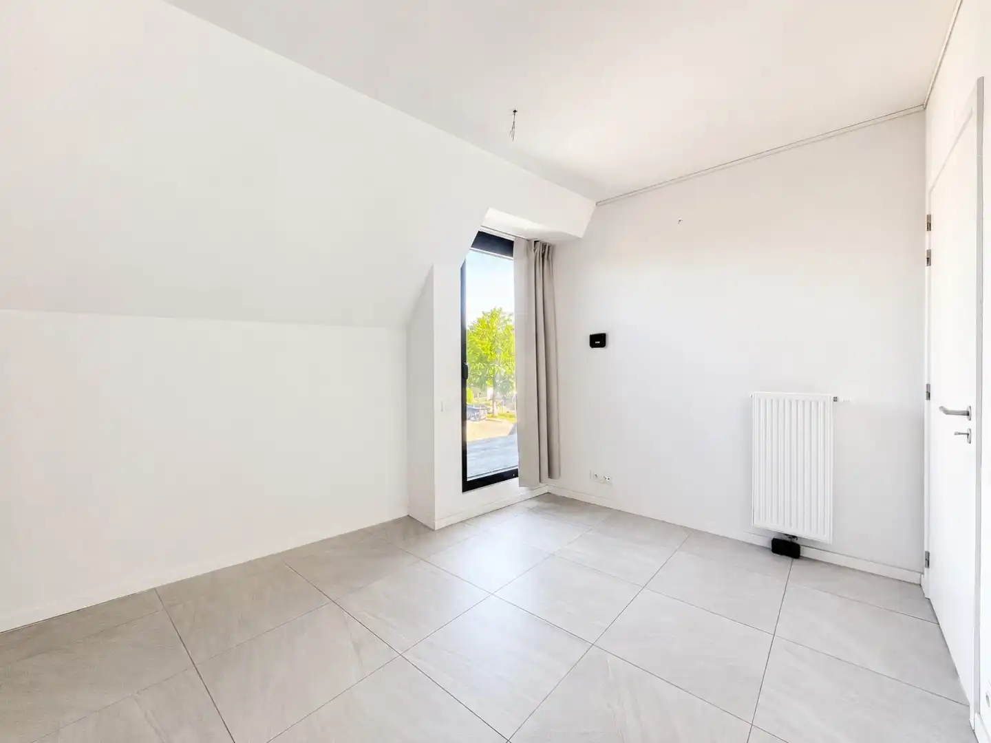Recent 2-slaapkamer appartement met verschillende terrassen, een kelderberging en een parkeerplaats foto 8