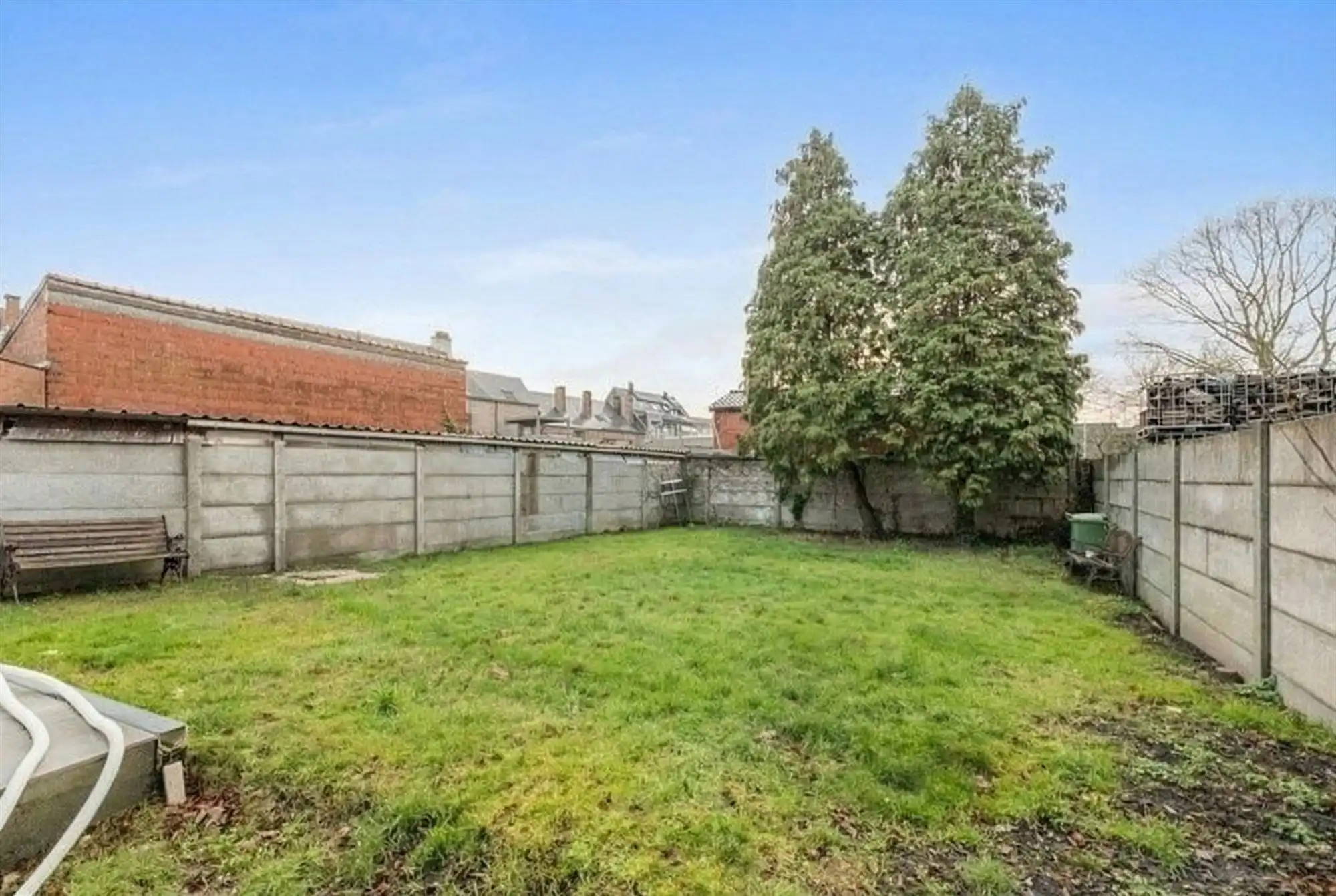 Mooi gerenoveerde gezinswoning met 3 slaapkamers en verrassend grote tuin foto 18