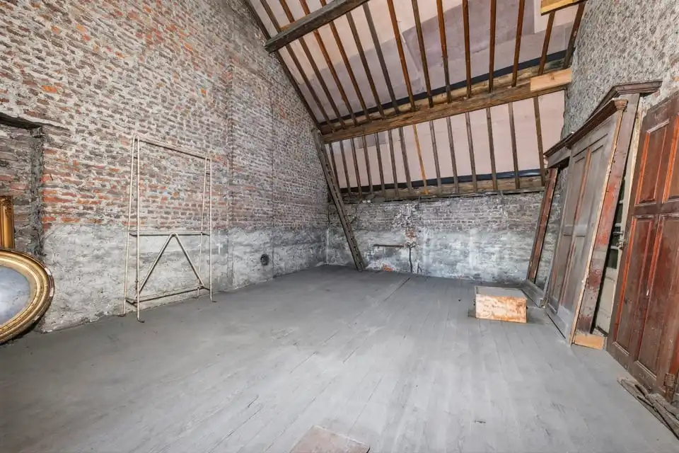 KARAKTERVOL PAND MET AUTHENTIEKE UITSTRALING EN VEEL POTENTIEEL IN TONGEREN foto 26