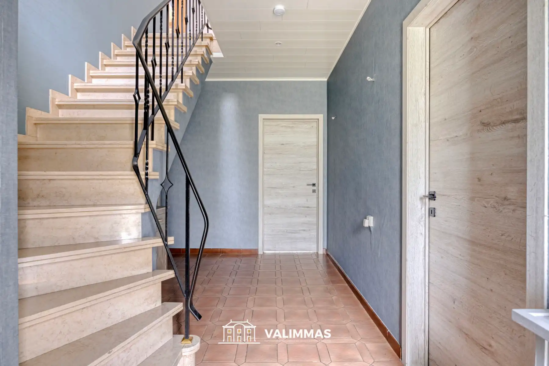 Verzorgde, mooi gelegen driegevelwoning met garage & tuintje foto 4