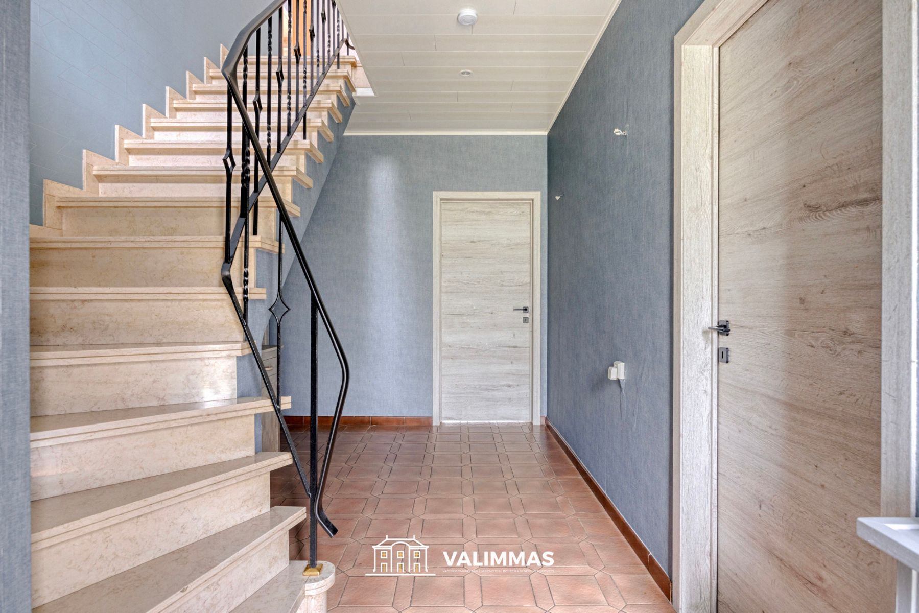 Verzorgde, mooi gelegen driegevelwoning met garage & tuintje foto 4