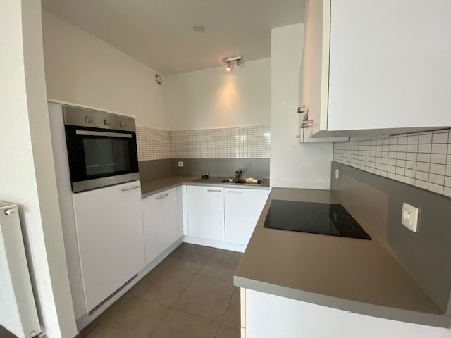 Topligging 1 slpka appartement + terras + autostaanplaats centrum Geel foto 8