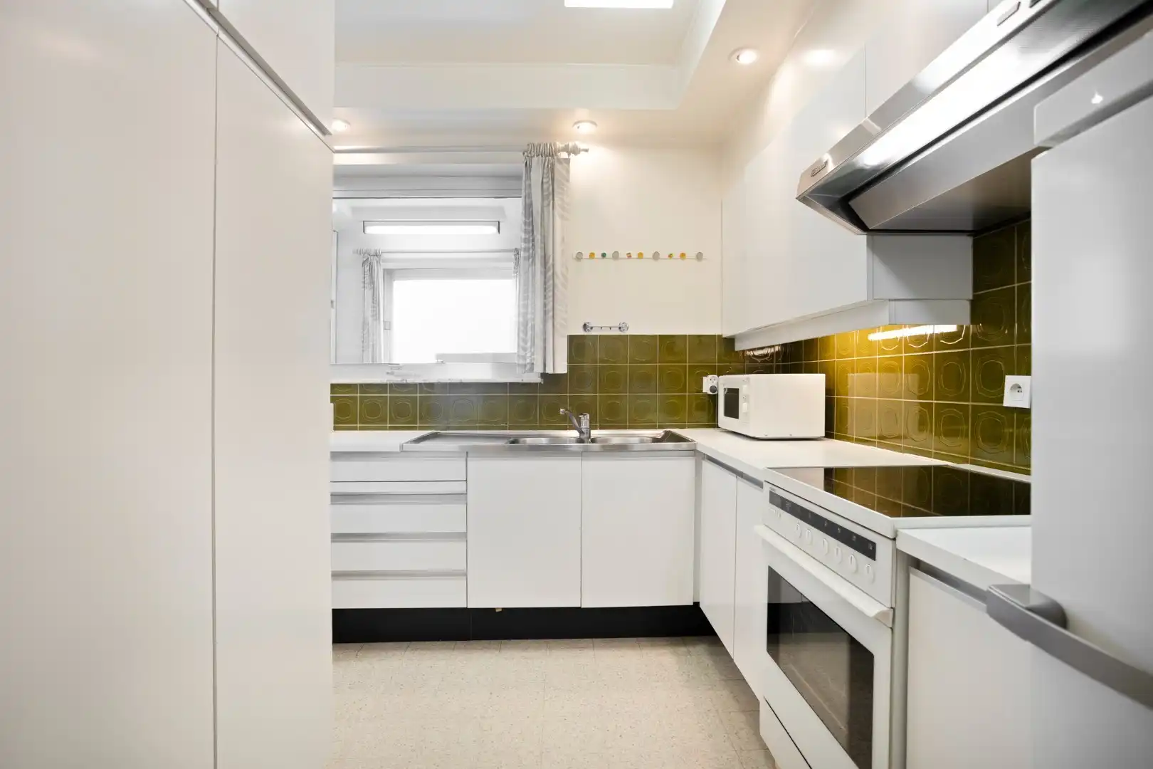 Ruim penthouse / dakappartement met 2 prachtige terrassen + zicht over Tongeren foto 13