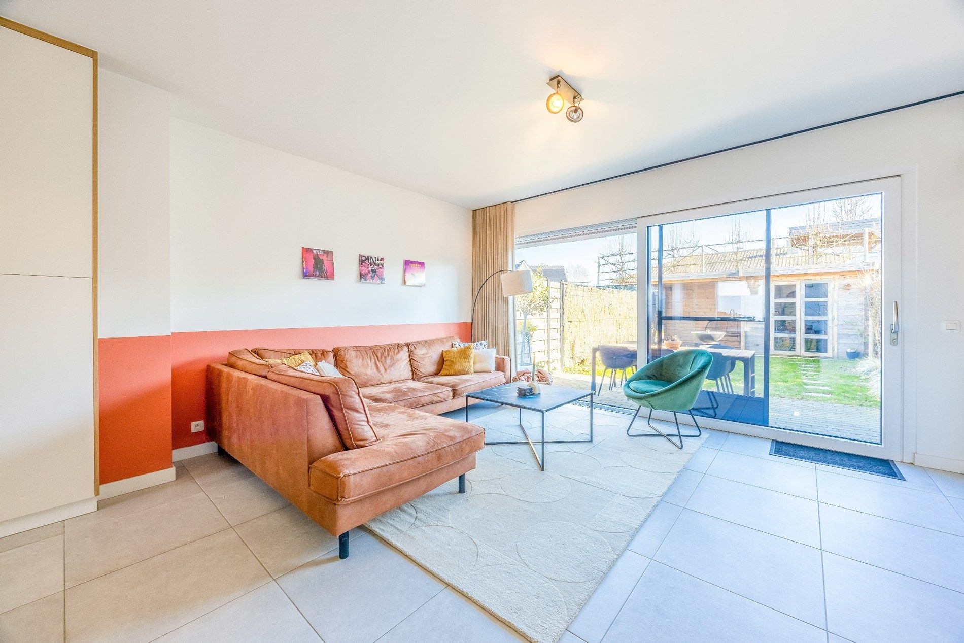 PRACHTIG VERNIEUWDE WONING MET AUTOSTAANPLAATS foto 6