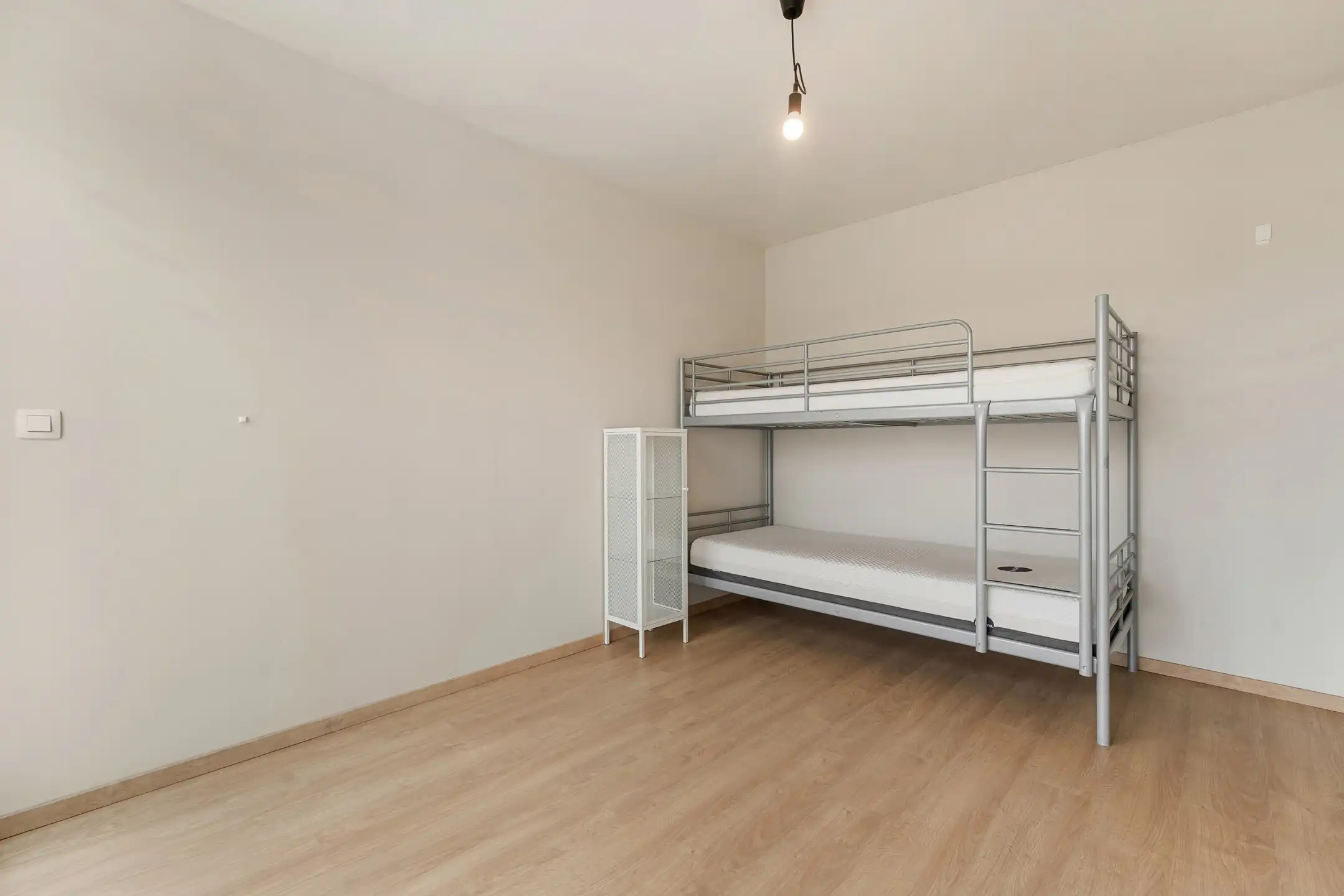 Recent duplex appartement met 2 parkings te Zichen foto 18