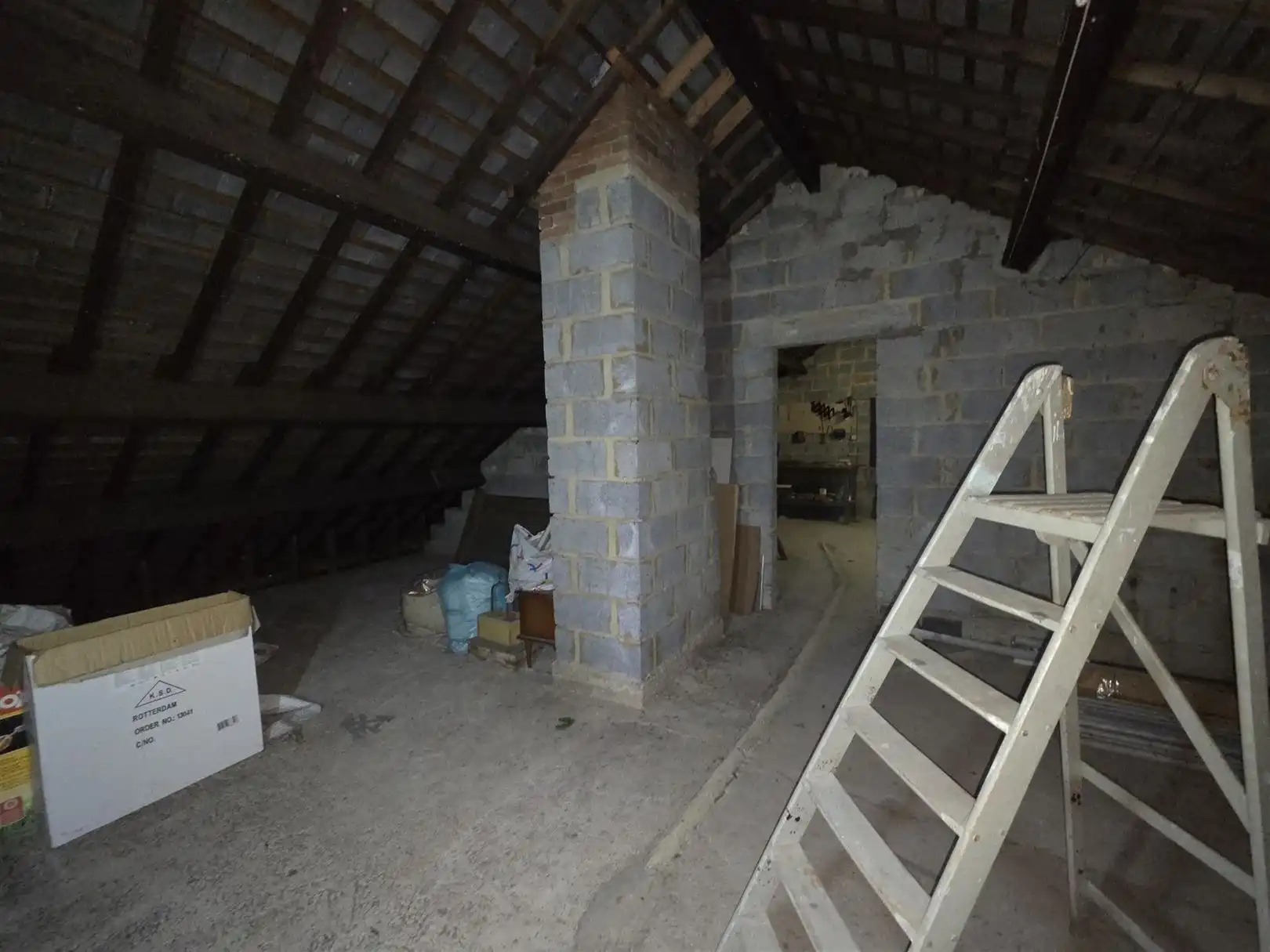 Vrijstaande woning met 3 slpks, tuin en garage. foto 17