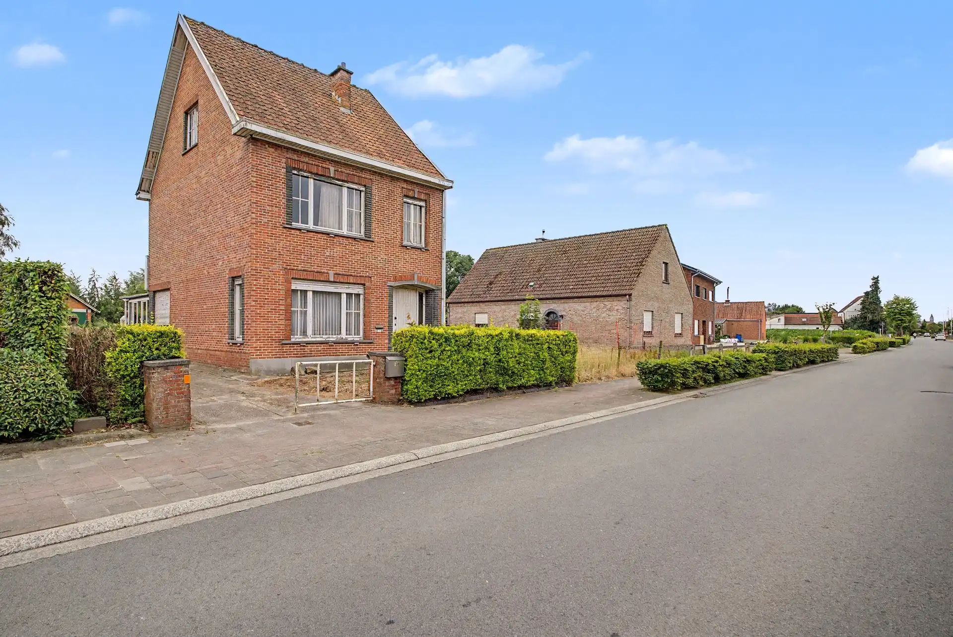 Te renoveren halfopen bebouwing op een perceel van 700m² op rustige ligging te Zele. foto 21