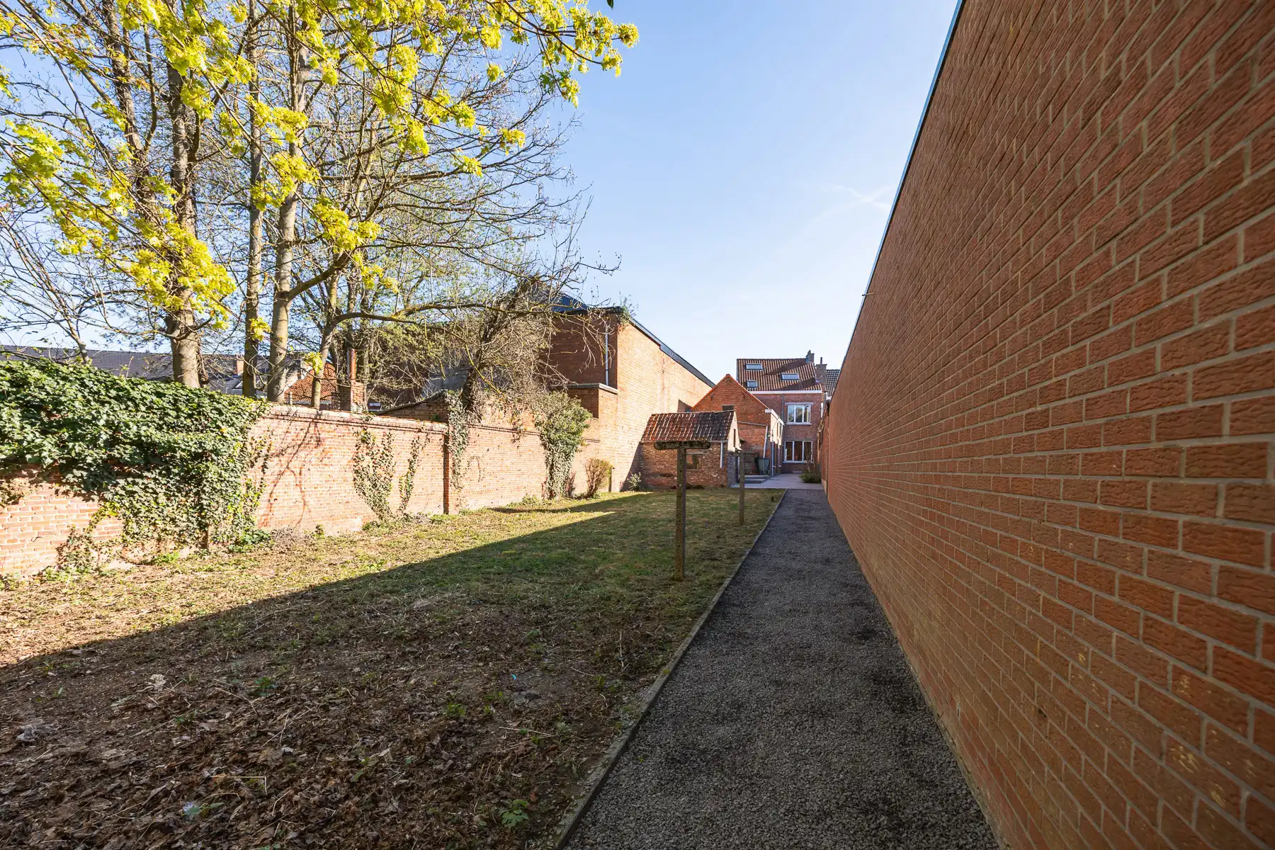 Ruime, karaktervolle renovatiewoning met centrale ligging foto 23