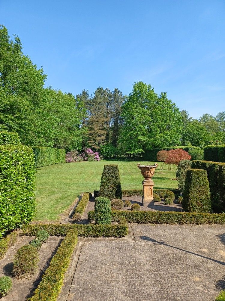 Klassevolle en royale villa gelegen op een perceel van 96a 70 ca (9670 m²) op landelijke toplocatie aan natuurgebied De Maten te Genk foto 40