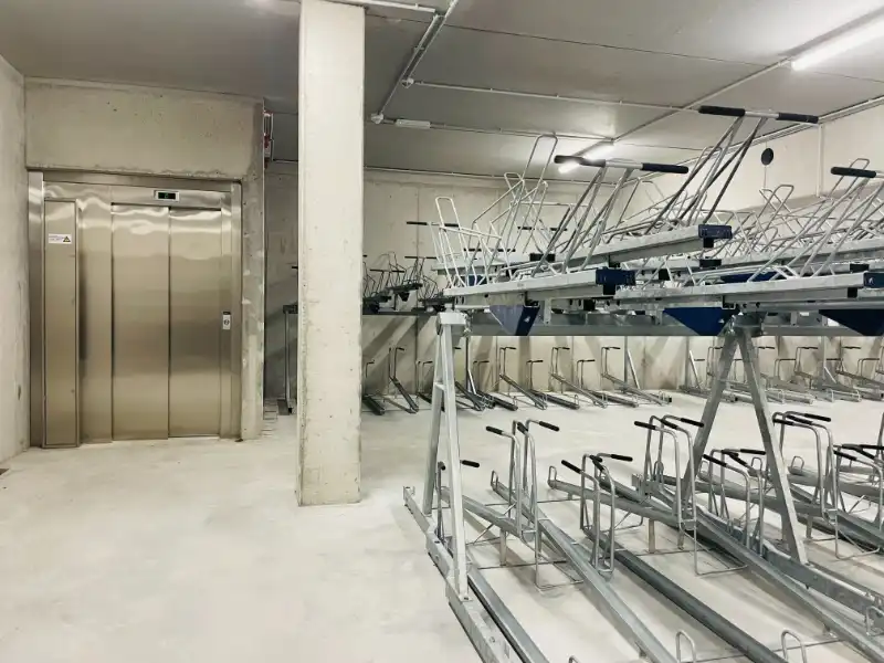 Instapklaar recent appartement met 2 slaapkamers foto 35