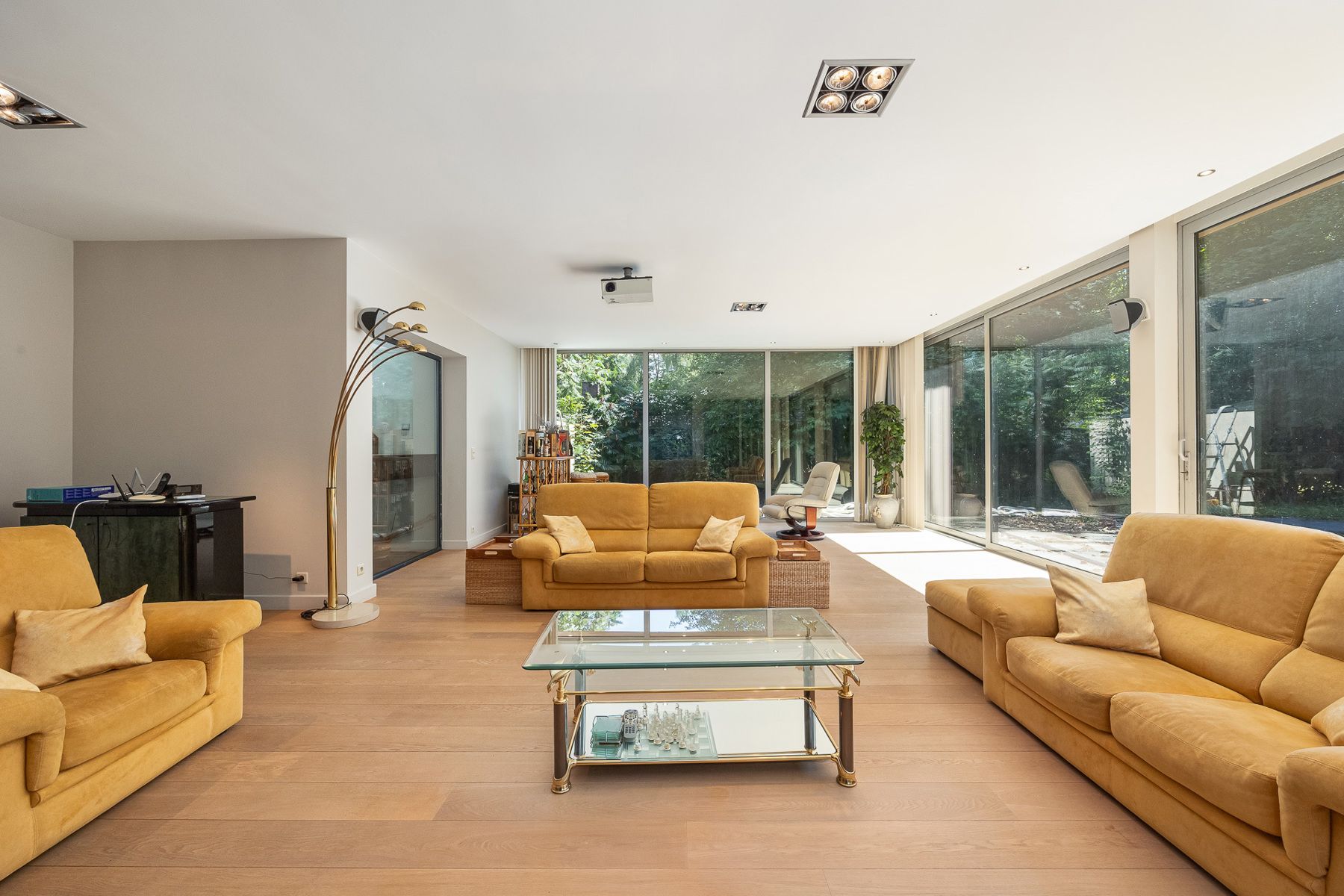 Ruime en lichtrijke villa met 4 à 5 slaapkamers en zwembad foto 9