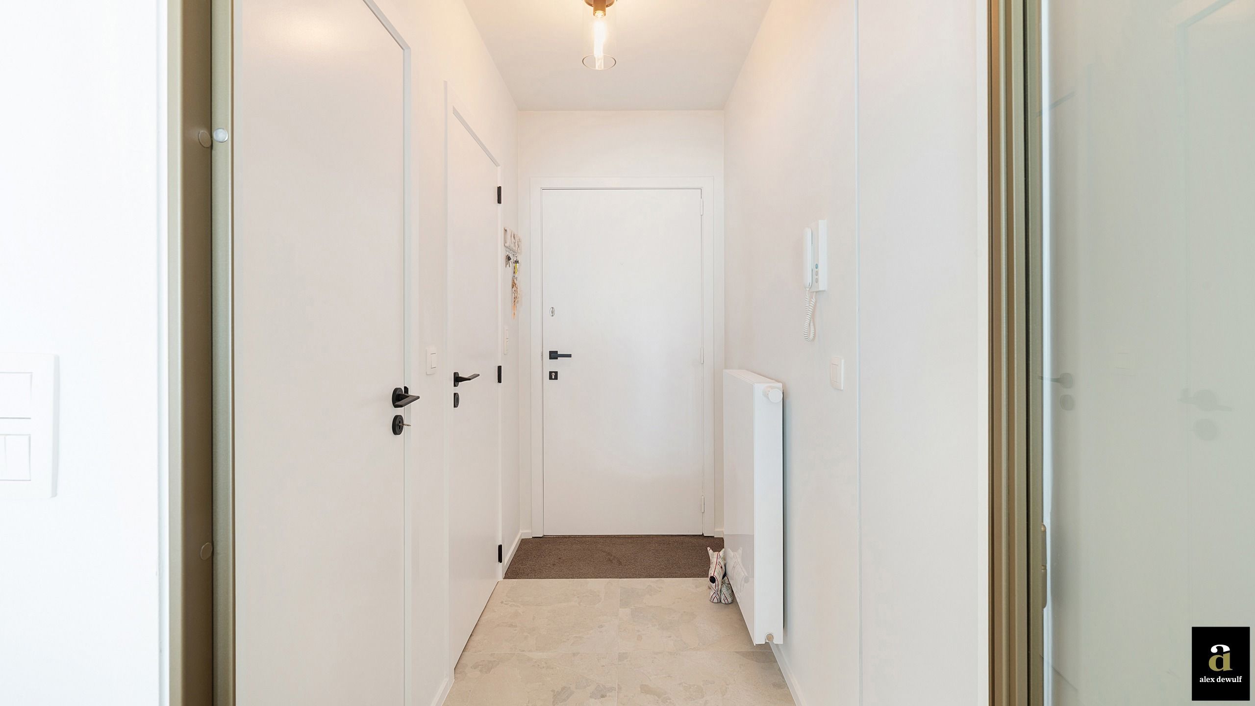 Instapklaar appartement op de Zeedijk in een mooi hoekgebouw foto 23