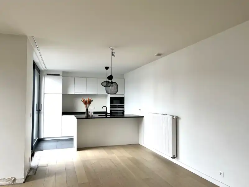 Luxueus app met 2 slpkms en staanplaats voor wagen foto 6