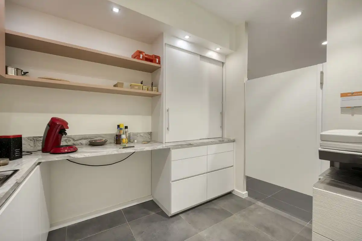 BAANWINKEL MET PARKING OP TOPLOCATIE foto 11