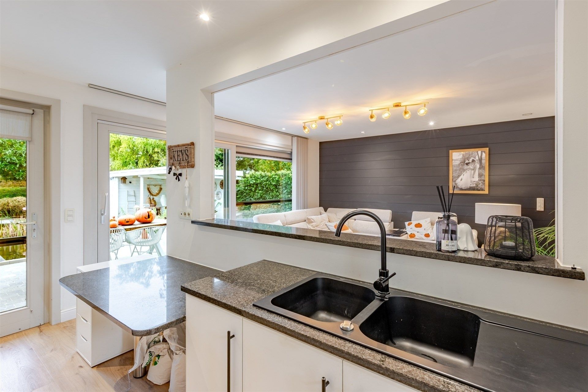 Super gezellige en instapklare woning met mooie tuin in Wichelen foto 9