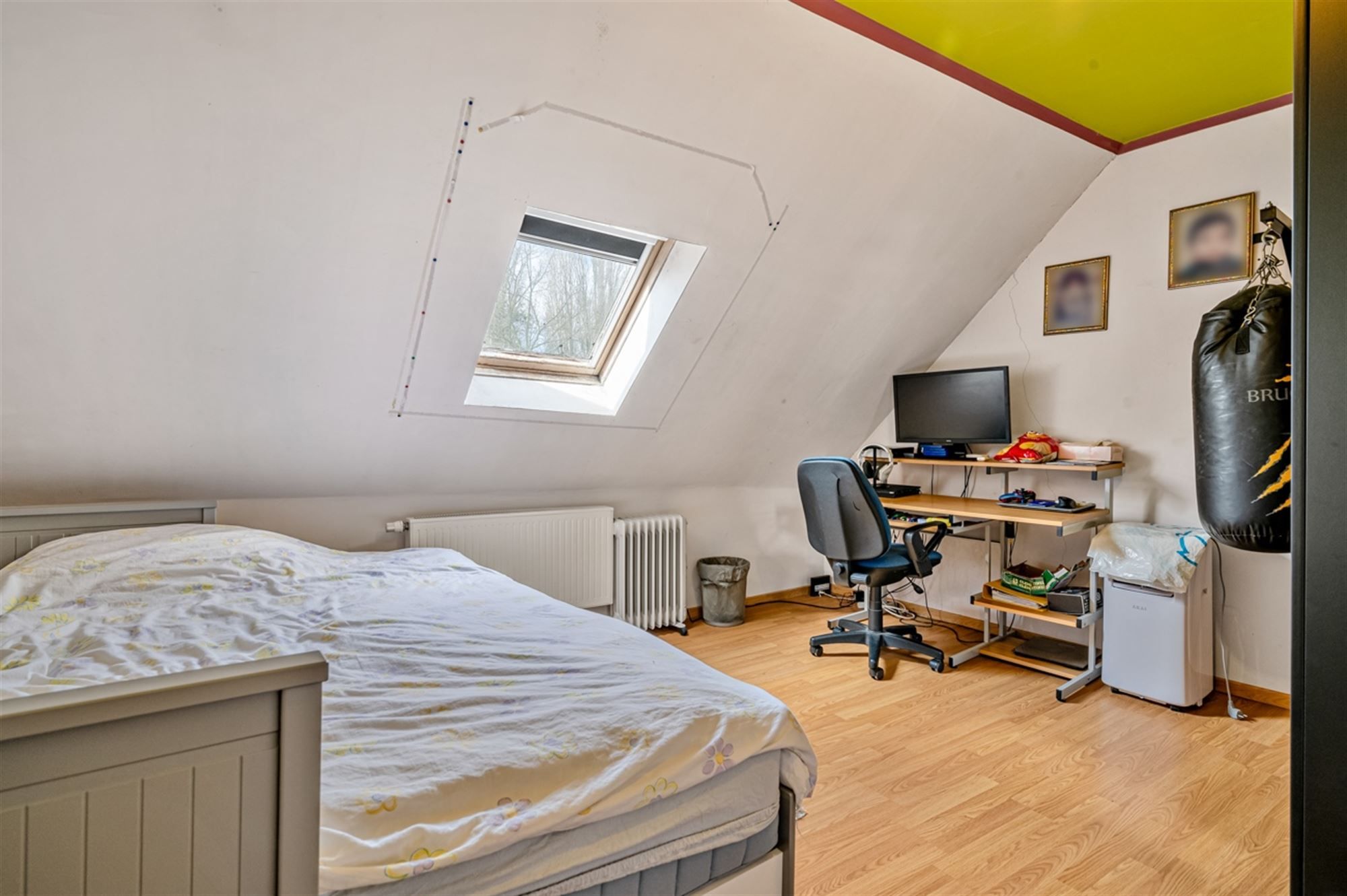 Gerenoveerde woning met 4 slaapkamers en grote tuin! foto 12