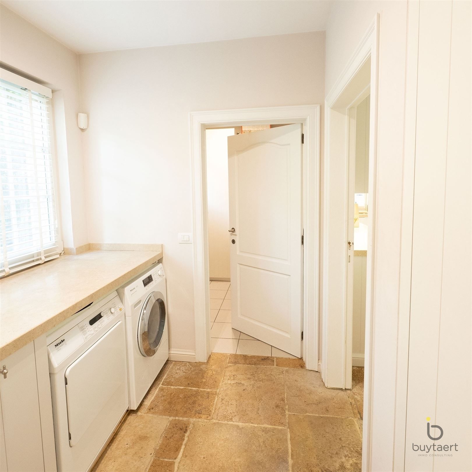 EXCLUSIEF: stijlvolle villa met een tijdloze inrichting op een toplocatie te Schilde! foto 35