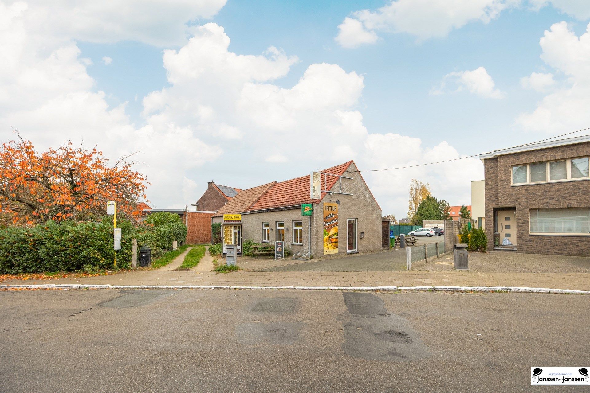 HANDELSPAND MET STERKE LOCATIE – HOOGSTRAAT 57, DUFFEL foto {{pictureIndex}}