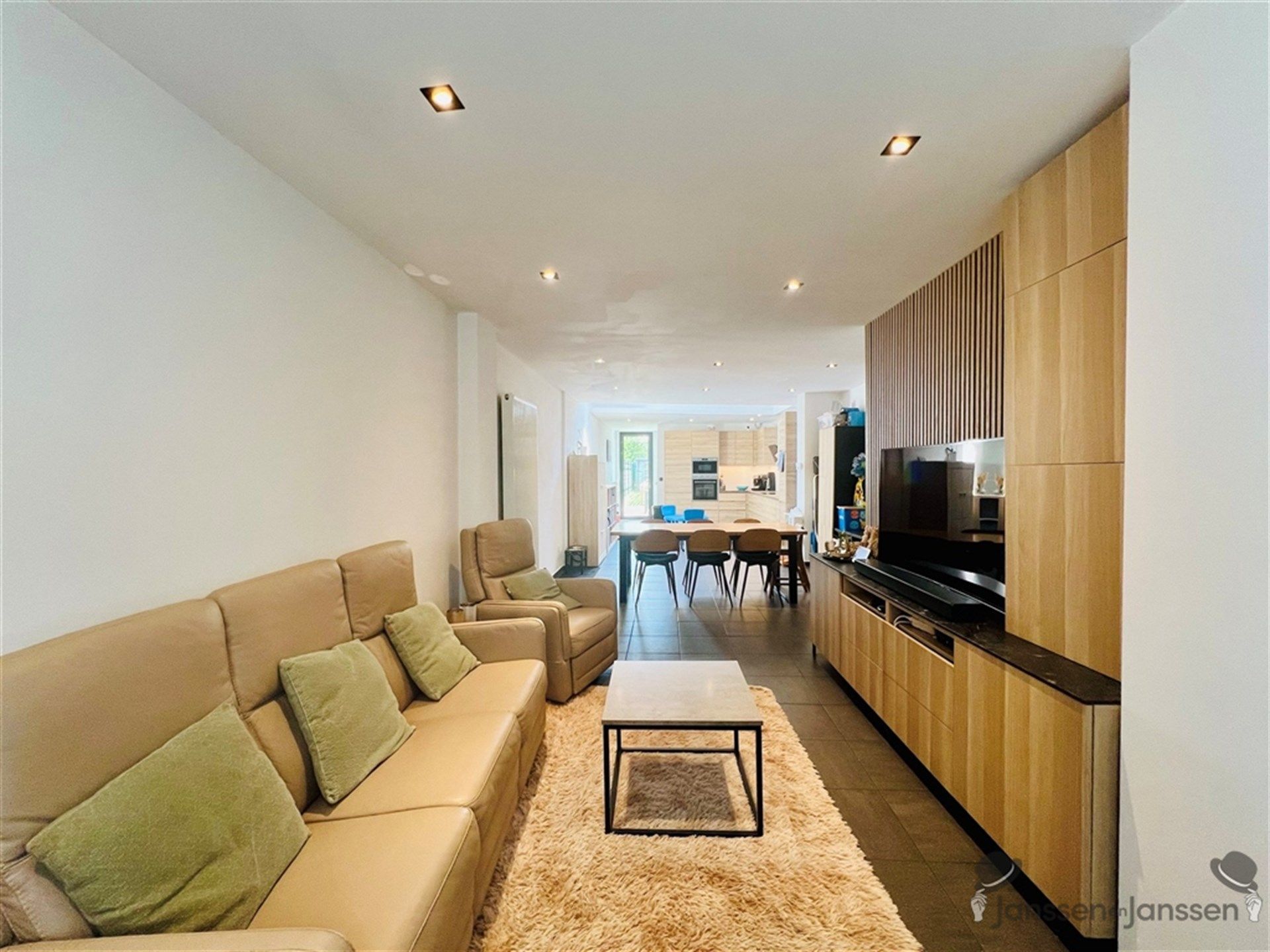 Gezellige woning met 4 slpk en tuin foto 2