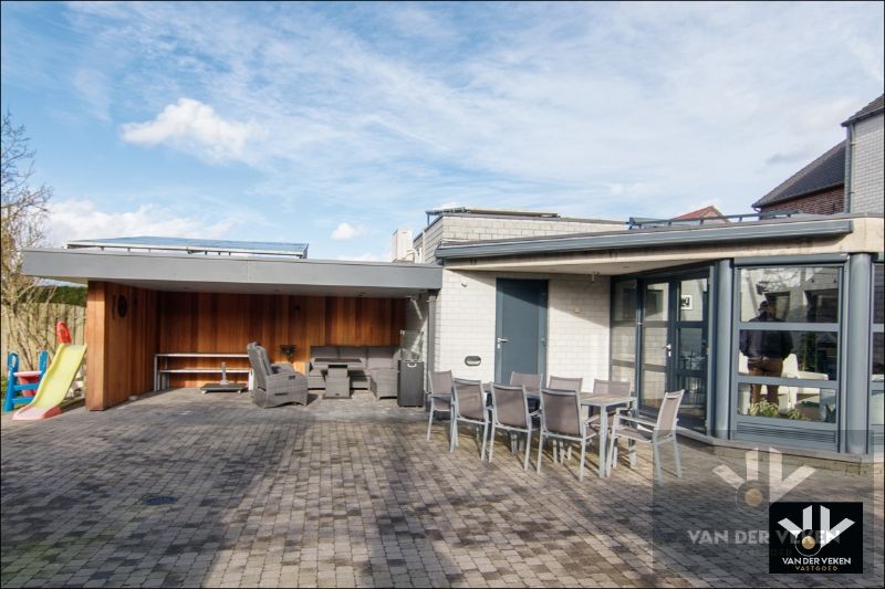TWEEWOONST MET PAARDENSTALLEN EN WEILAND OP RUIM PERCEEL 37A21CA IN LANDELIJKE OMGEVING foto 8