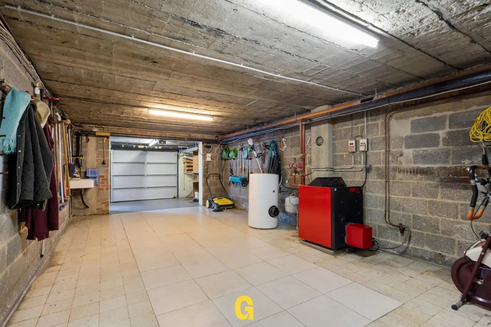 Op te frissen halfopen woning met 4 slaapkamers en achterliggende gronden op 33a 99ca, grenzend aan natuurgebied foto 20