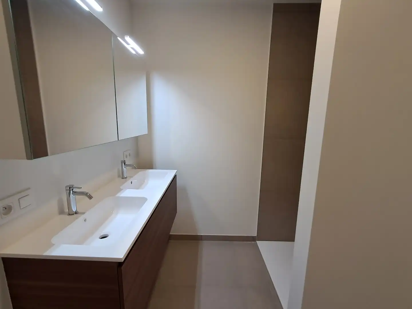 Gelijkvloers appartement met tuin te Sijsele! foto 14