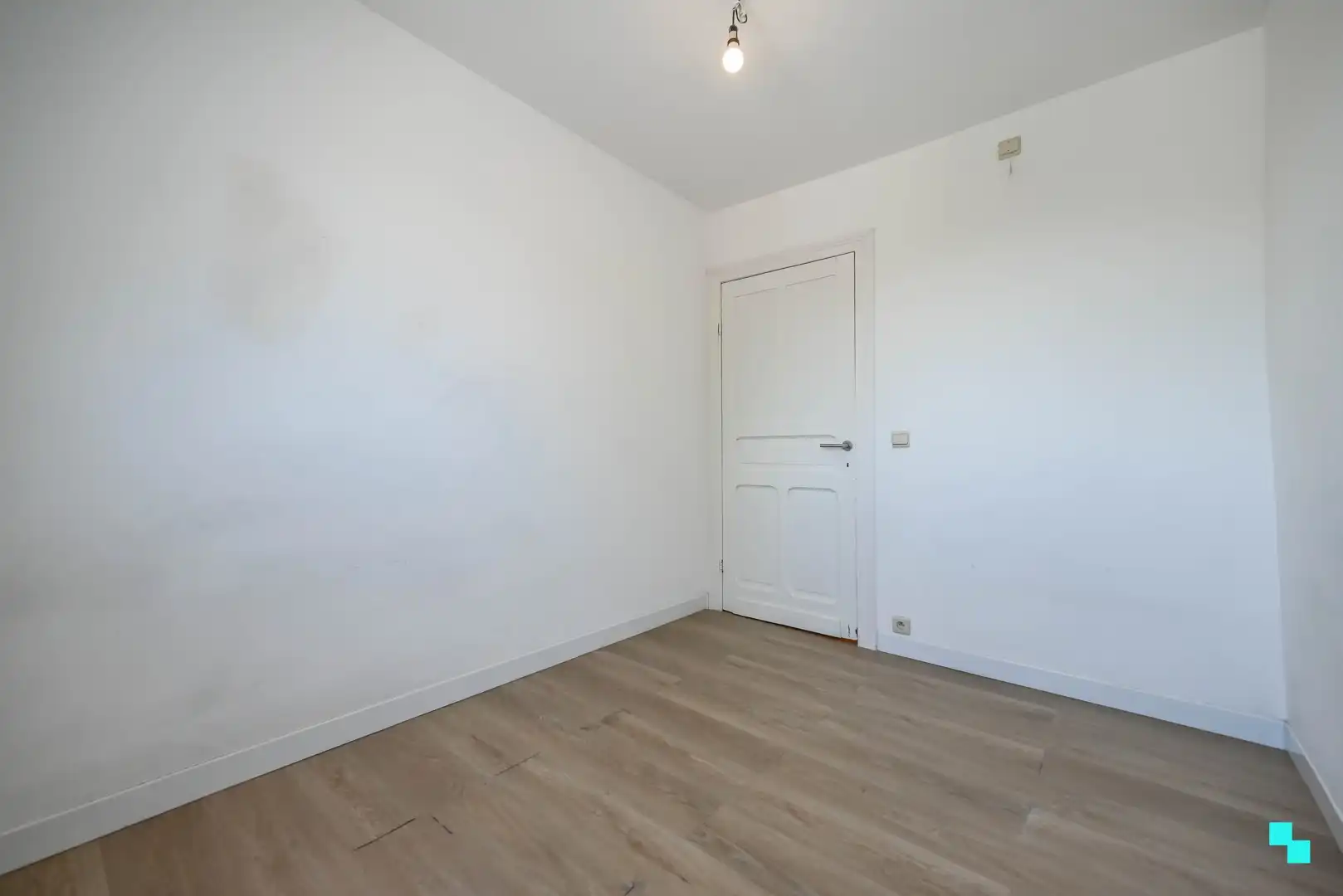 Ééngezinswoning gelegen nabij centrum Izegem met 3 slaapkamers foto 15