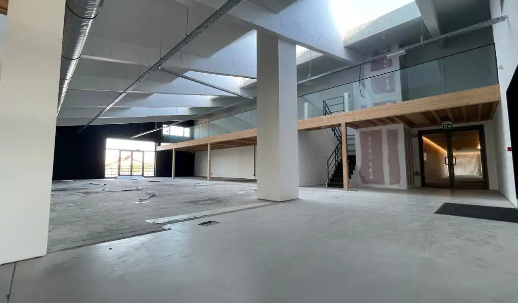 Gerenoveerde kantoren te huur in Hangar 26 op het Eilandje in Antwerpen foto 10