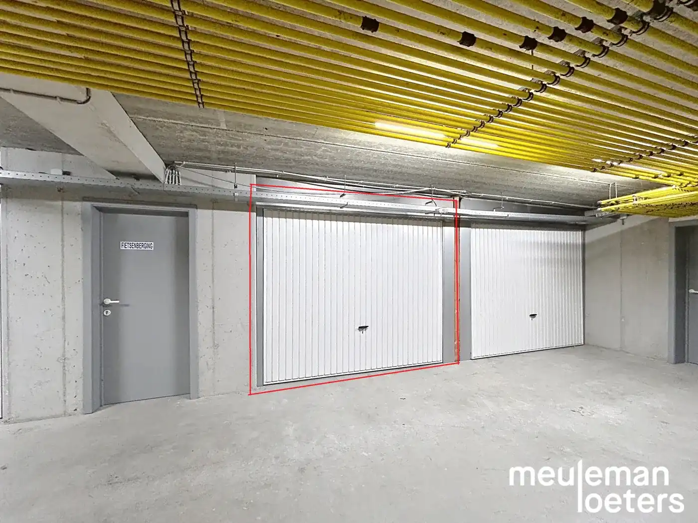 Lichtrijk driegevel appartement met ondergrondse garagebox foto 16