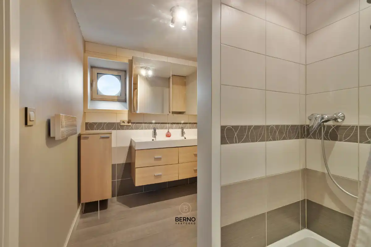 Authentiek herenhuis met moderne luxe en zonnige tuin – Wieze. foto 22