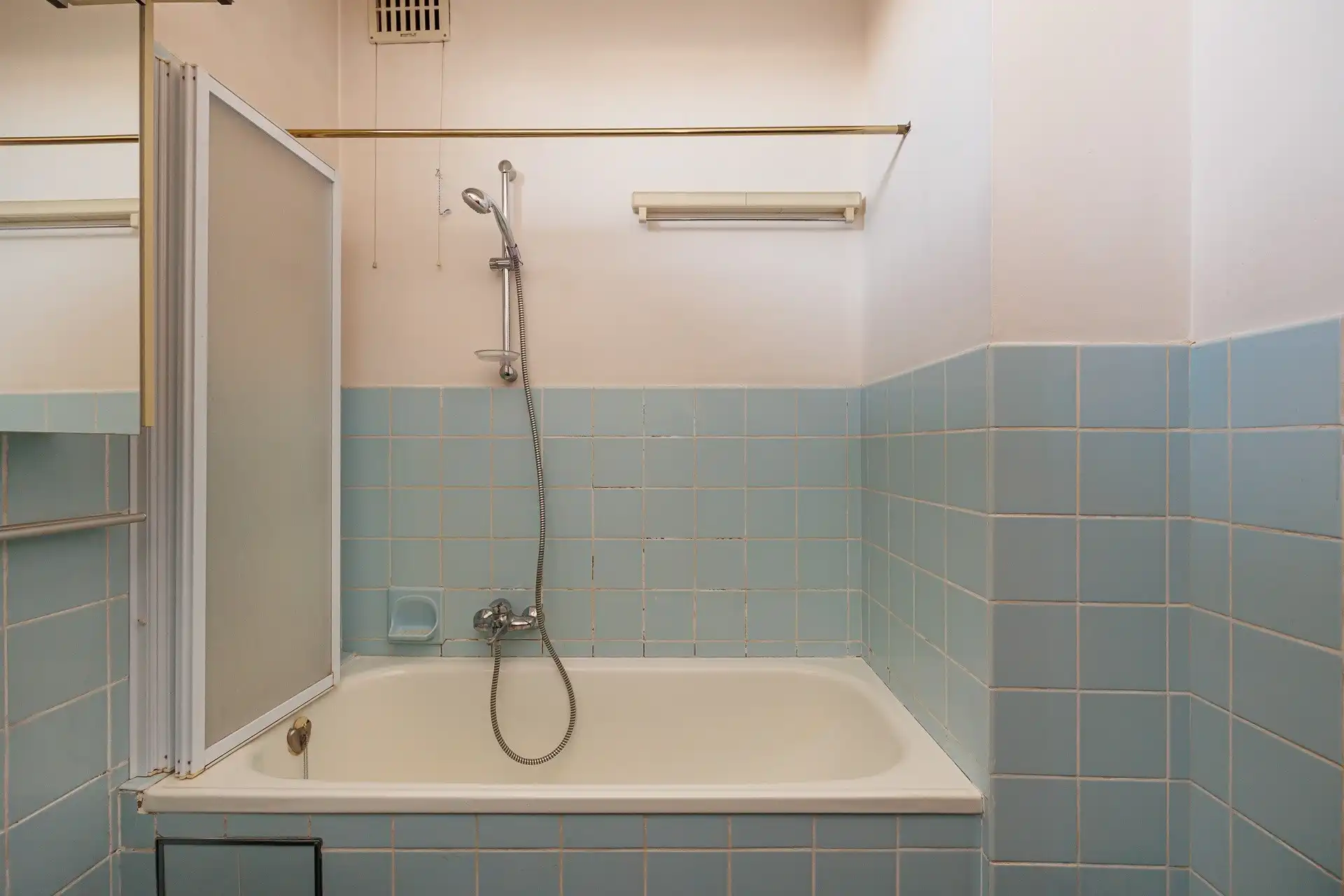 Lichtrijk appartement met garage nabij park Ertbrugge foto 23