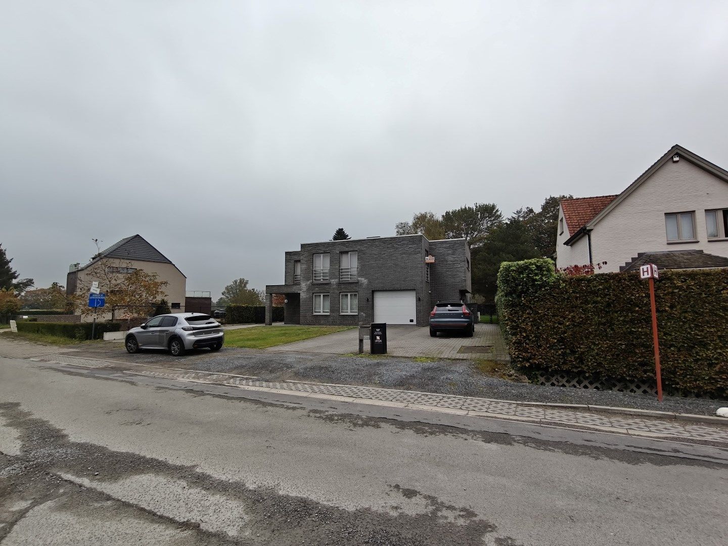 Ruime halfopen bebouwing met garage en 3 slaapkamers in Sint-Niklaas foto 13