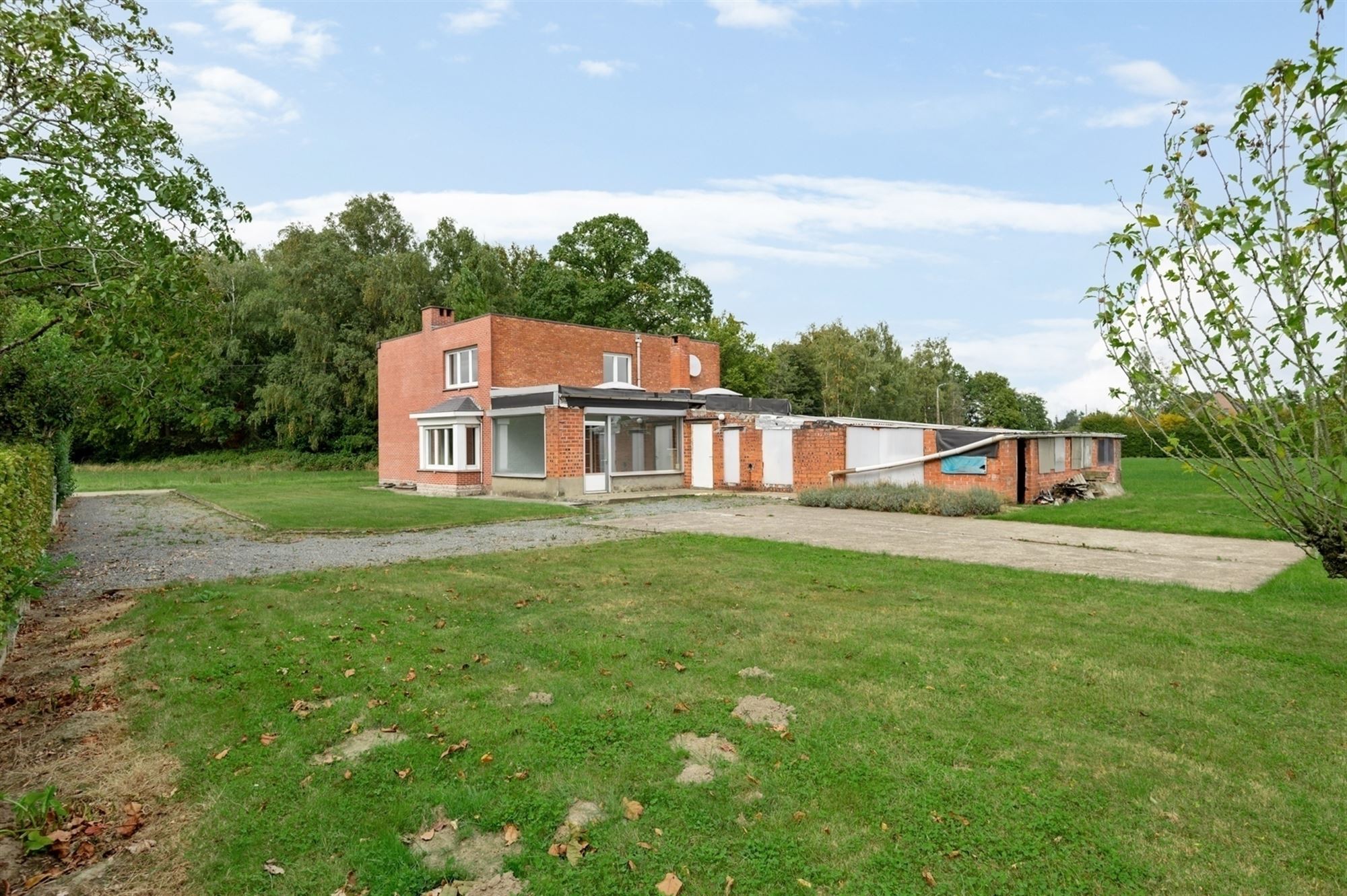 Te renoveren woning met 5 slpks te Koningshooikt foto 15