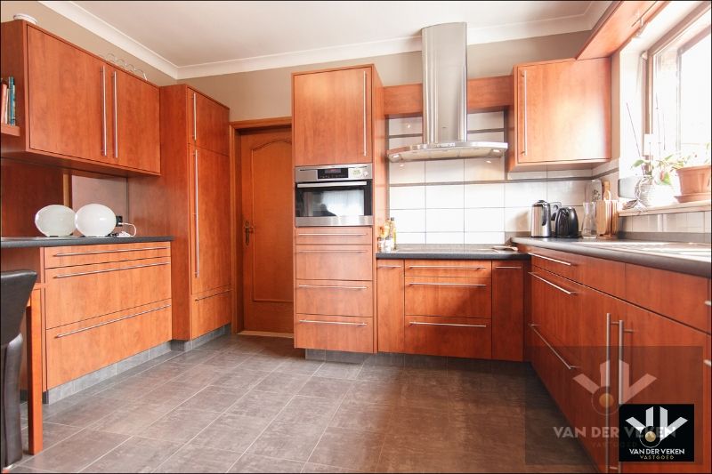 Interessante & ruime woning op rustige locatie Kuringen foto 8