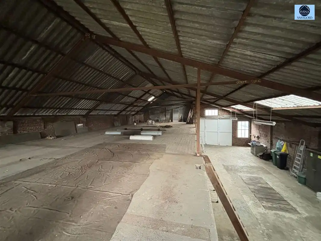 Hoofdfoto van de publicatie: SOLIDE CHARMANTE WONING MET 3 KAMERS EN LOODS