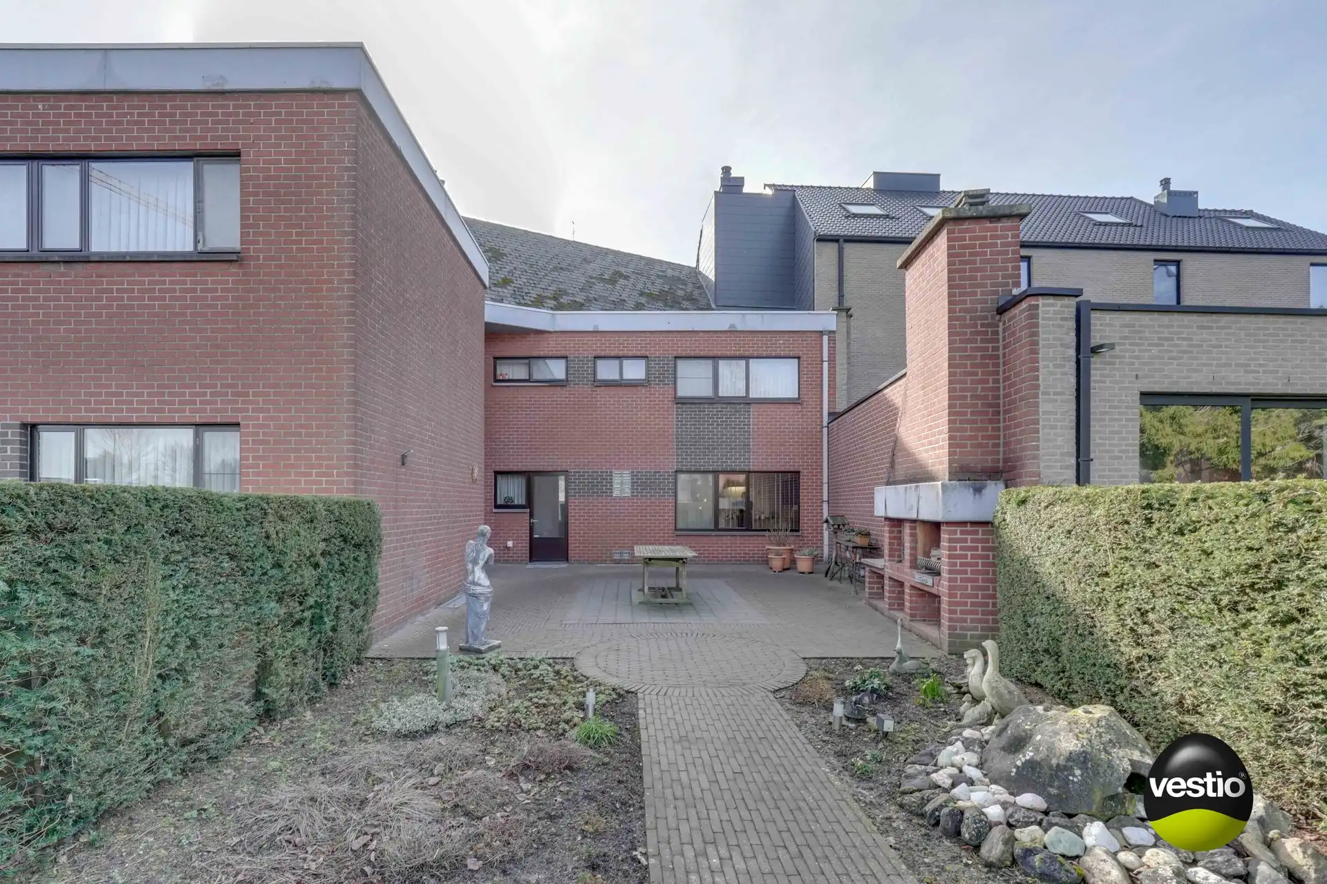 GELIJKVLOERS APPARTEMENT 3 SLAAPKAMERS 171 M² + HANDELSRUIMTE + TUIN + 5 GARAGES + ZOLDER foto 52