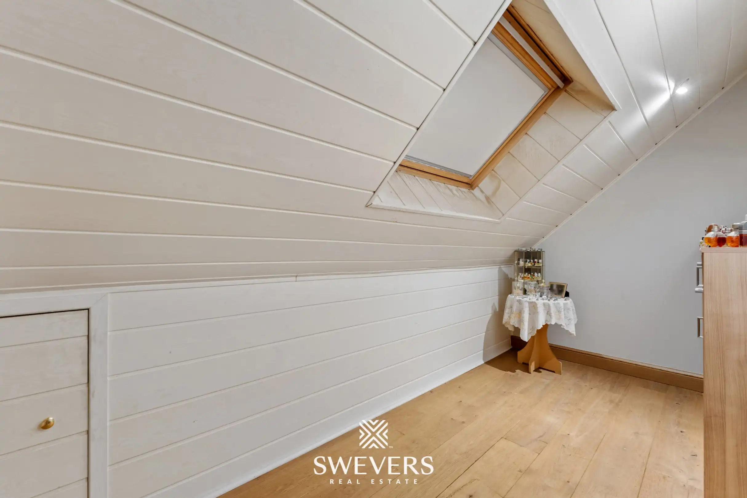 Ruime open bebouwing met 4 slaapkamers en zonnige tuin in Houthalen foto 30