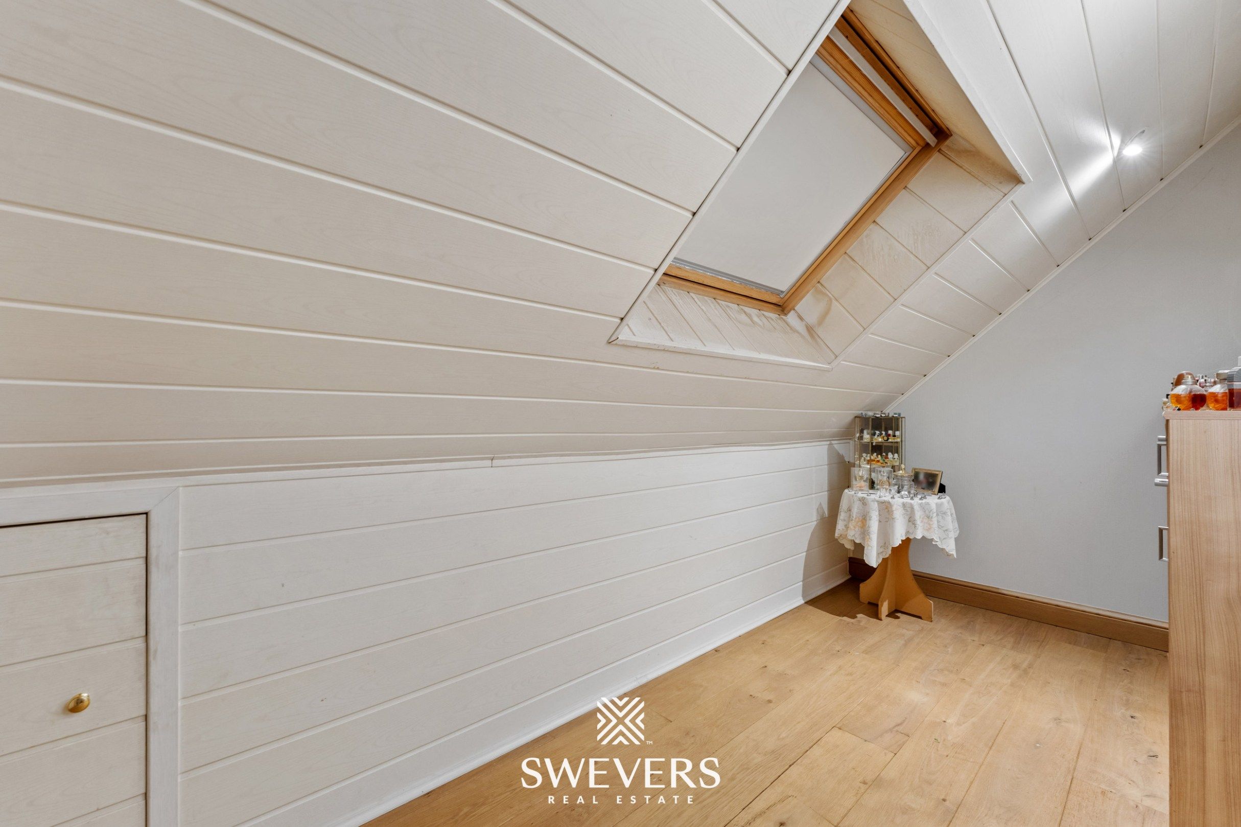 Ruime open bebouwing met 4 slaapkamers en zonnige tuin in Houthalen foto 29