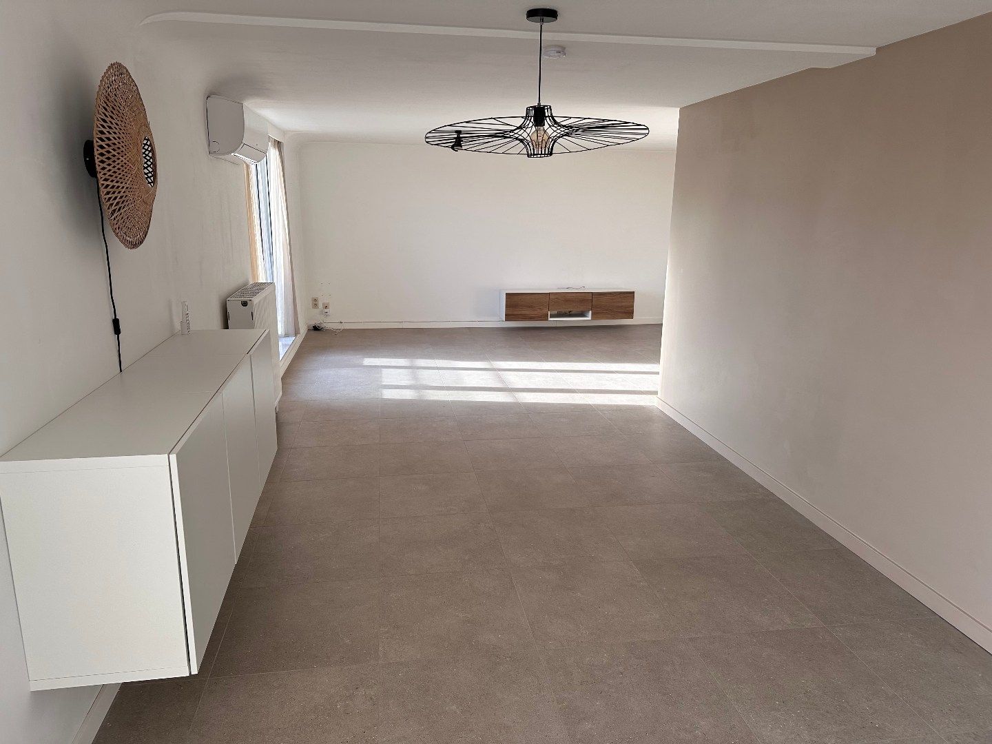 Prachtig dakappartement van 125m² met 2 slaapkamers, een dressing en een autostandplaats in het centrum van Lanaken!  foto 2