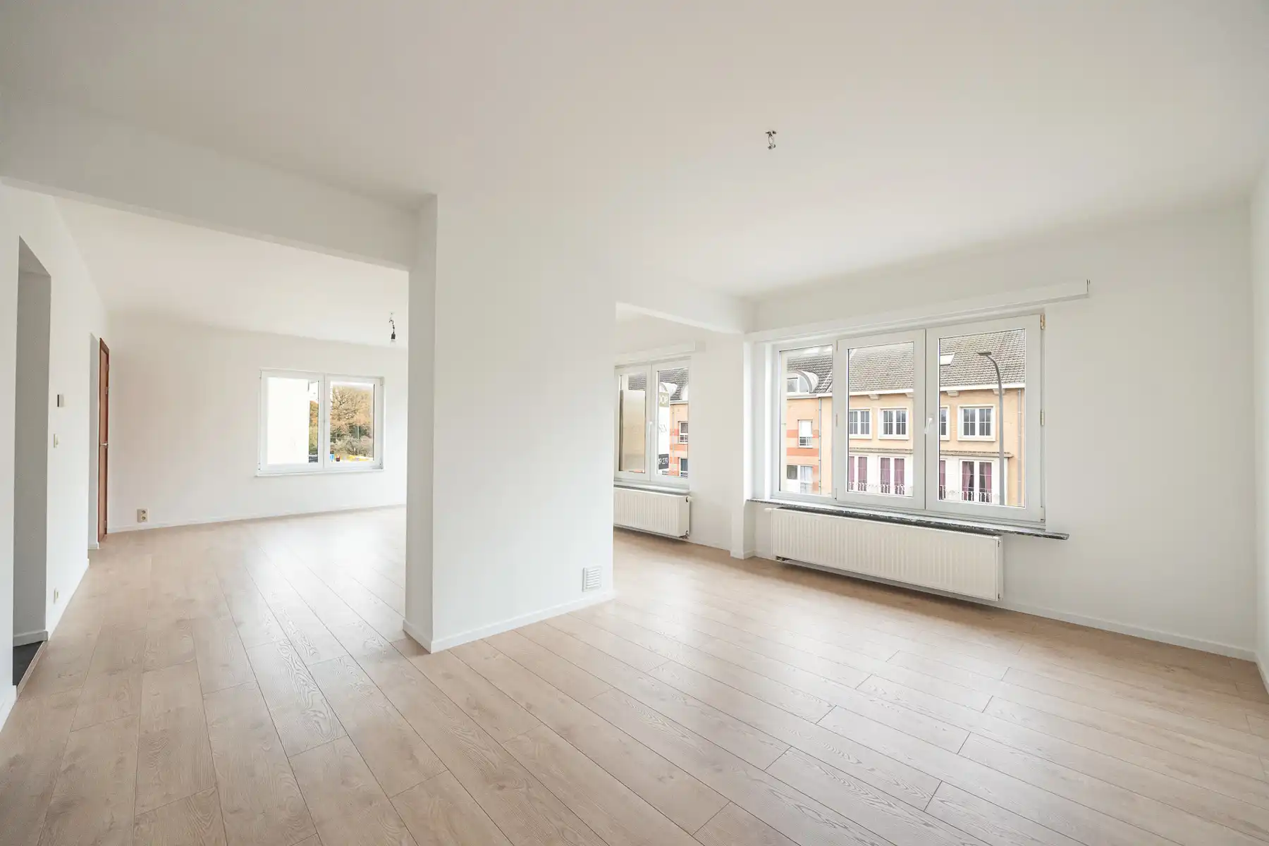 Prachtig duplexappartement met 4 slaapkamers en 2 badkamers! foto 4