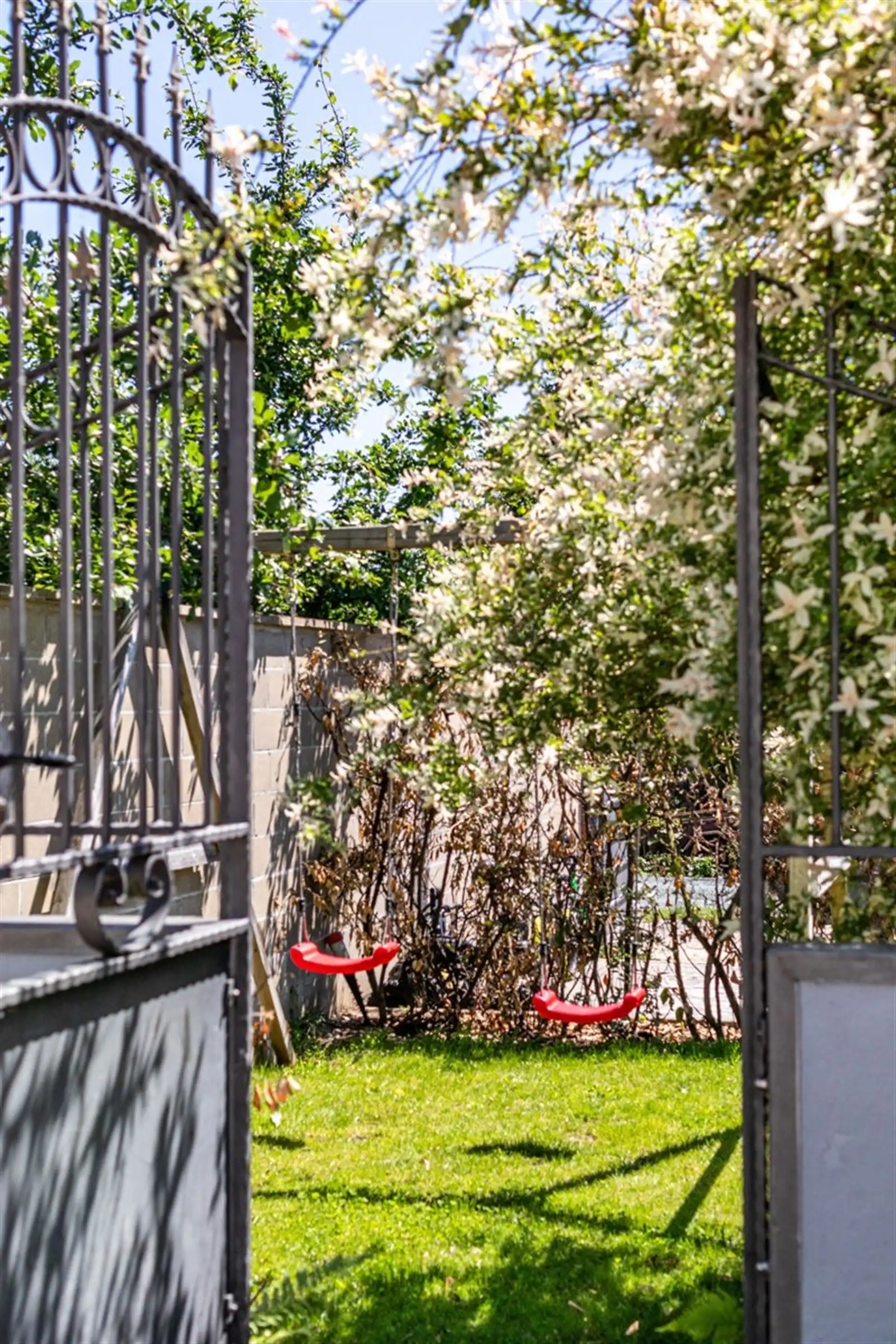 Instapklare woning met 4 slpk, kelder, ZO-tuin + uitweg foto 15
