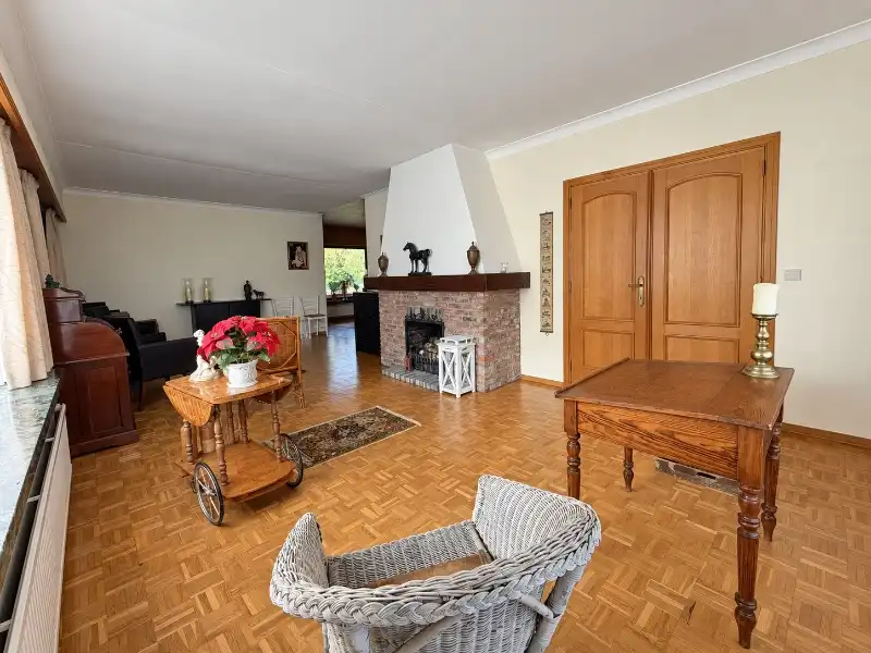 Ruime woning op 1.000 m² met park achter de tuin en 4 slaapkamers foto 5