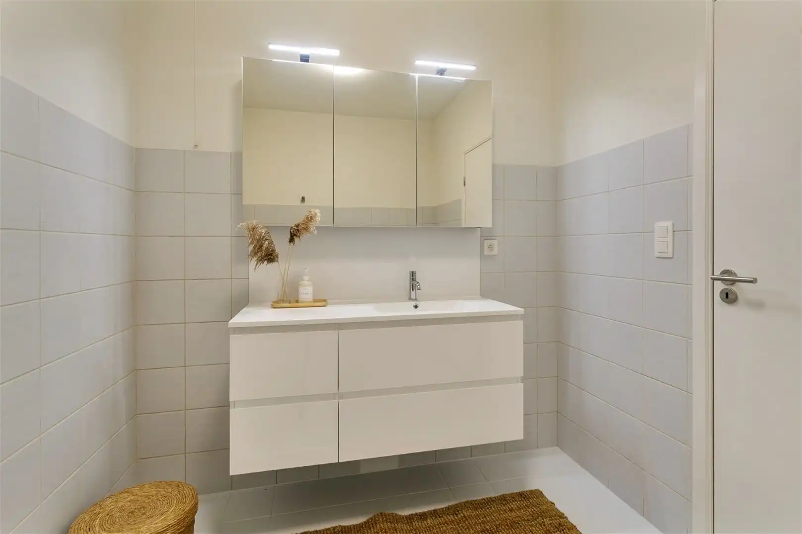 Instapklaar appartement met 1 slaapkamer en parking foto 10