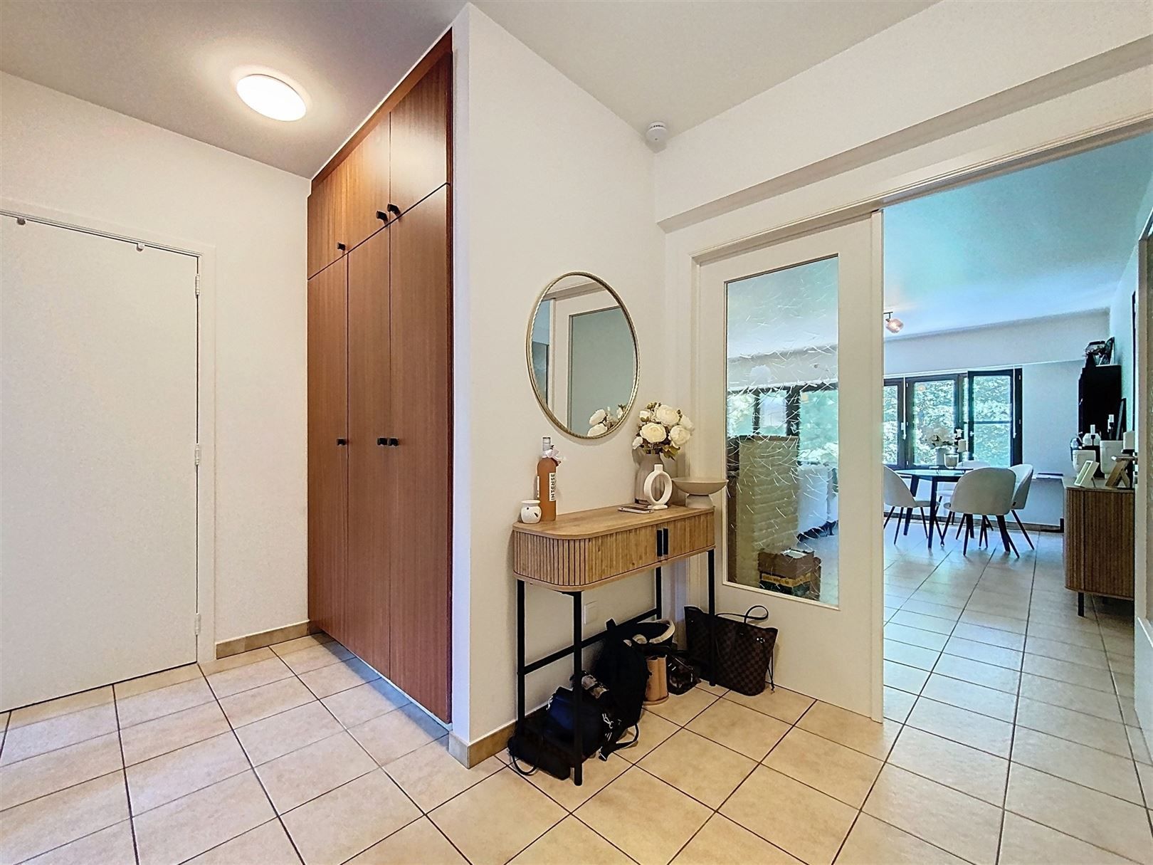 Instapklaar appartement centraal maar rustig gelegen te Brasschaat  foto 2