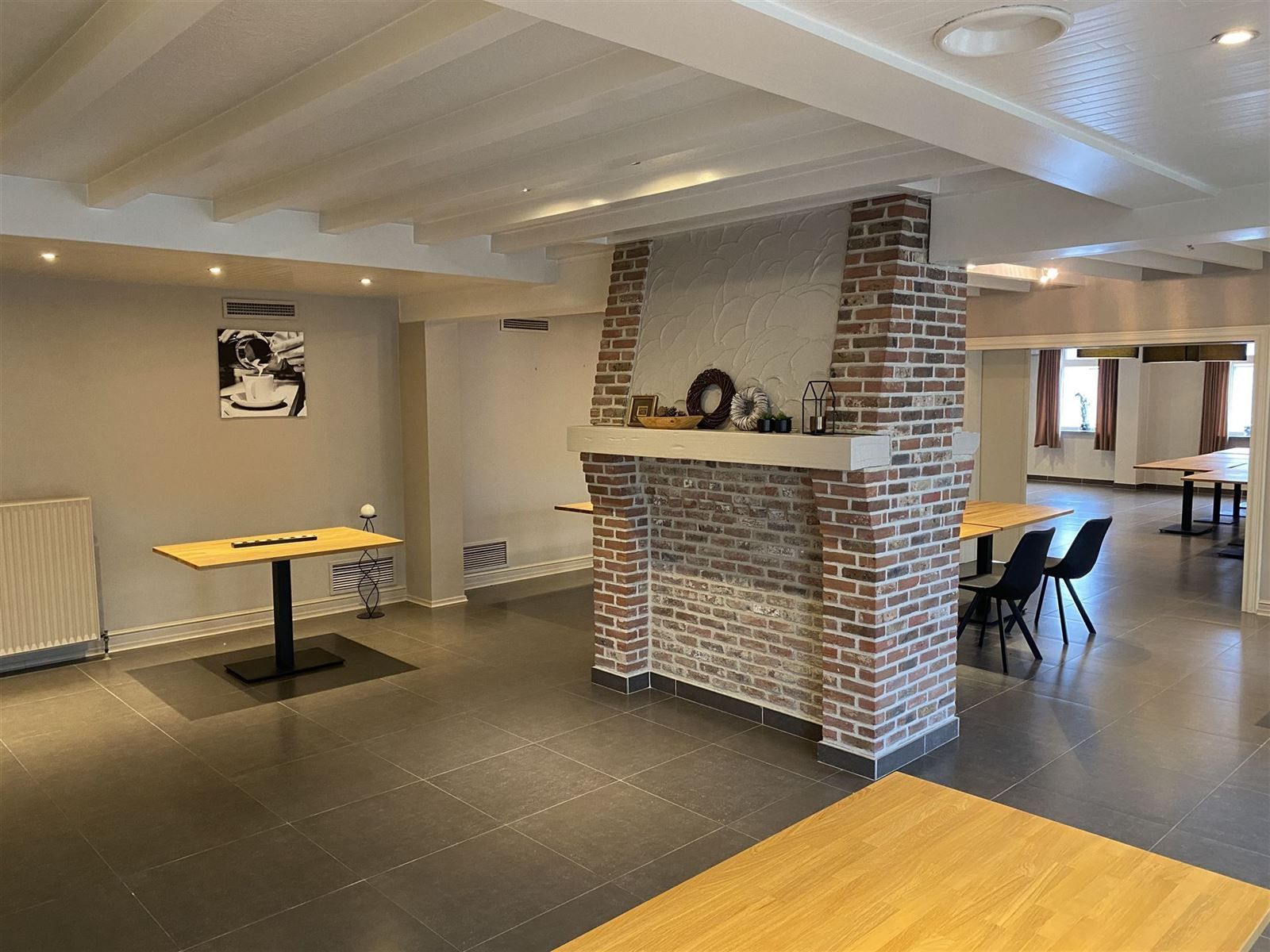 Unieke kans : Horeca met parking en instap klare woonst met 5 slaapkamers foto 11