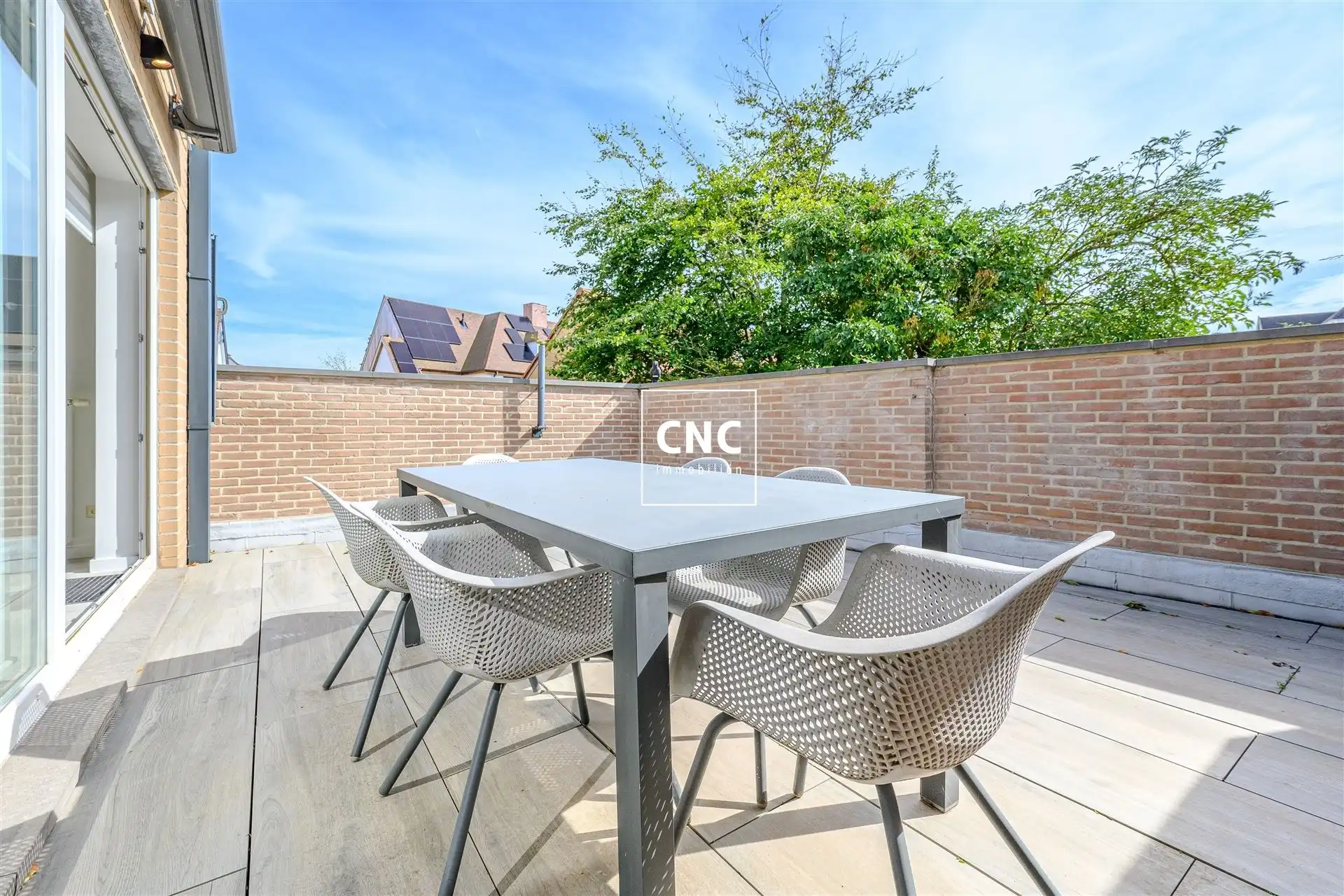 Modern gemeubeld appartement met zonneterras in Oud Knokke foto {{pictureIndex}}