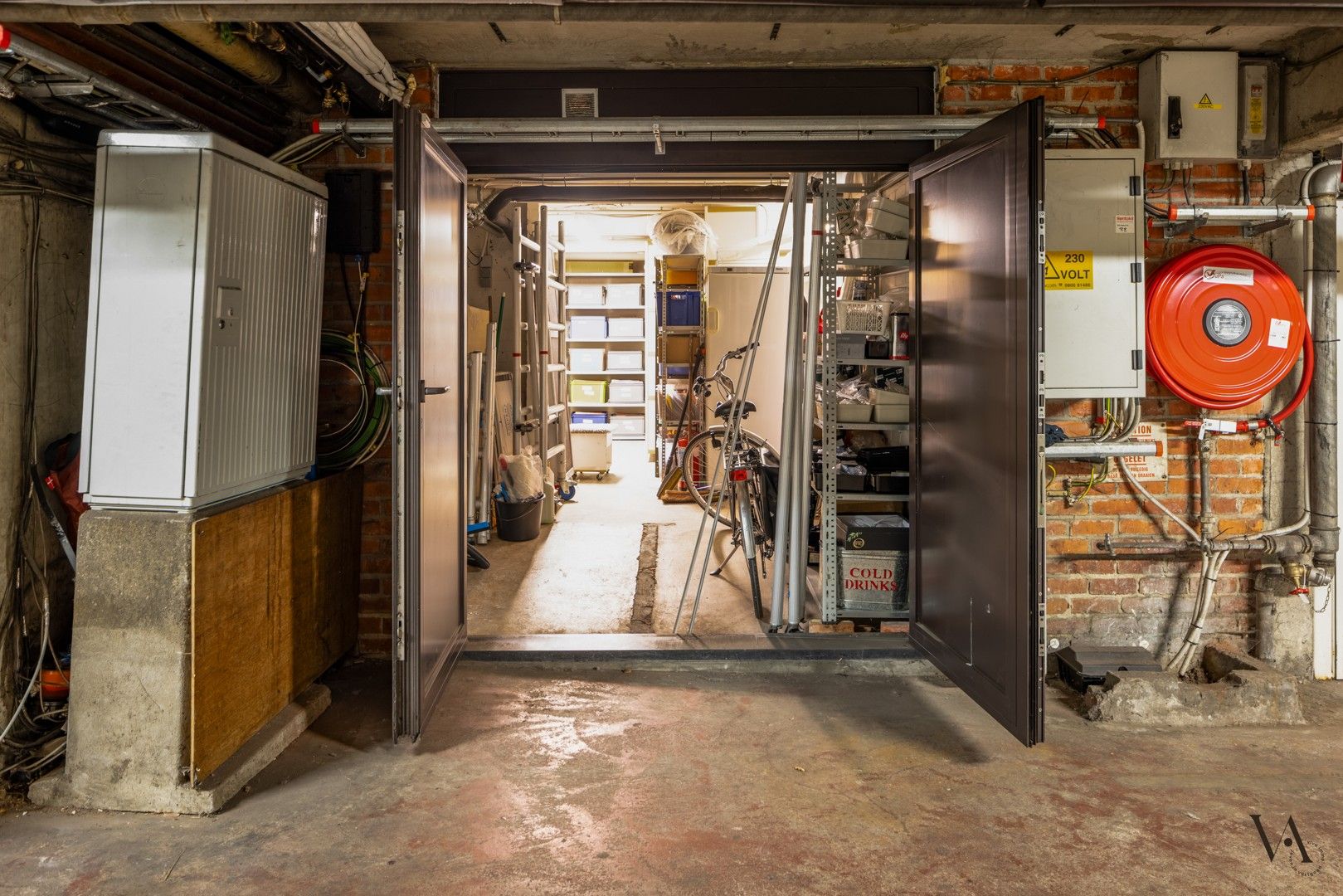 High-end kantoor- en winkelruimtes in het hart van de stad foto 12