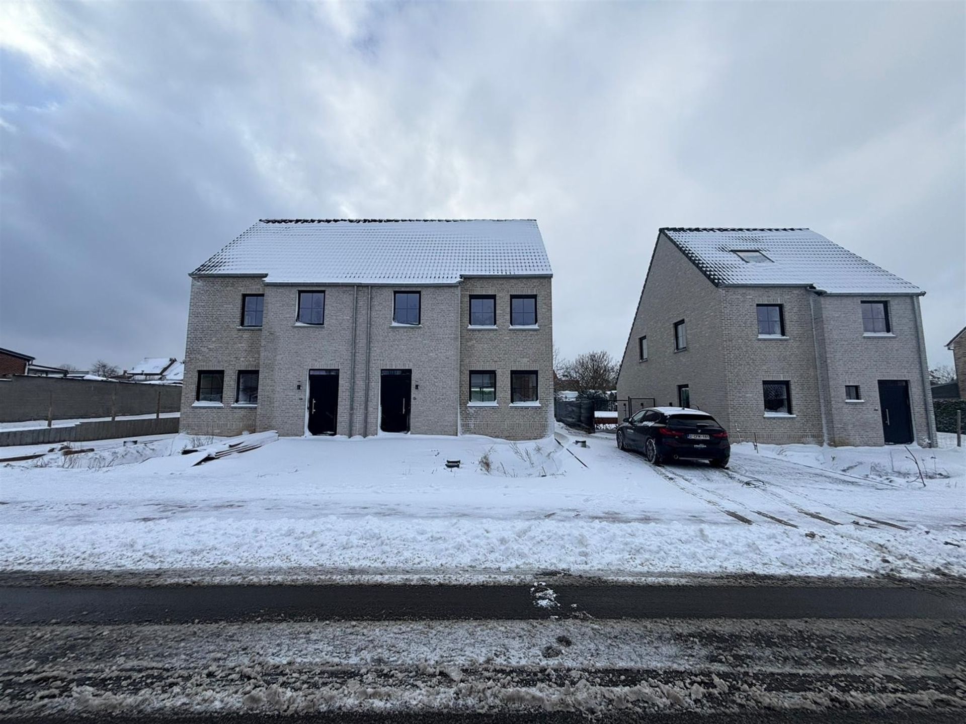 Rustiggelegen, hoogwaardig afgewerkte nieuwbouwwoning nabij het centrum! foto 30